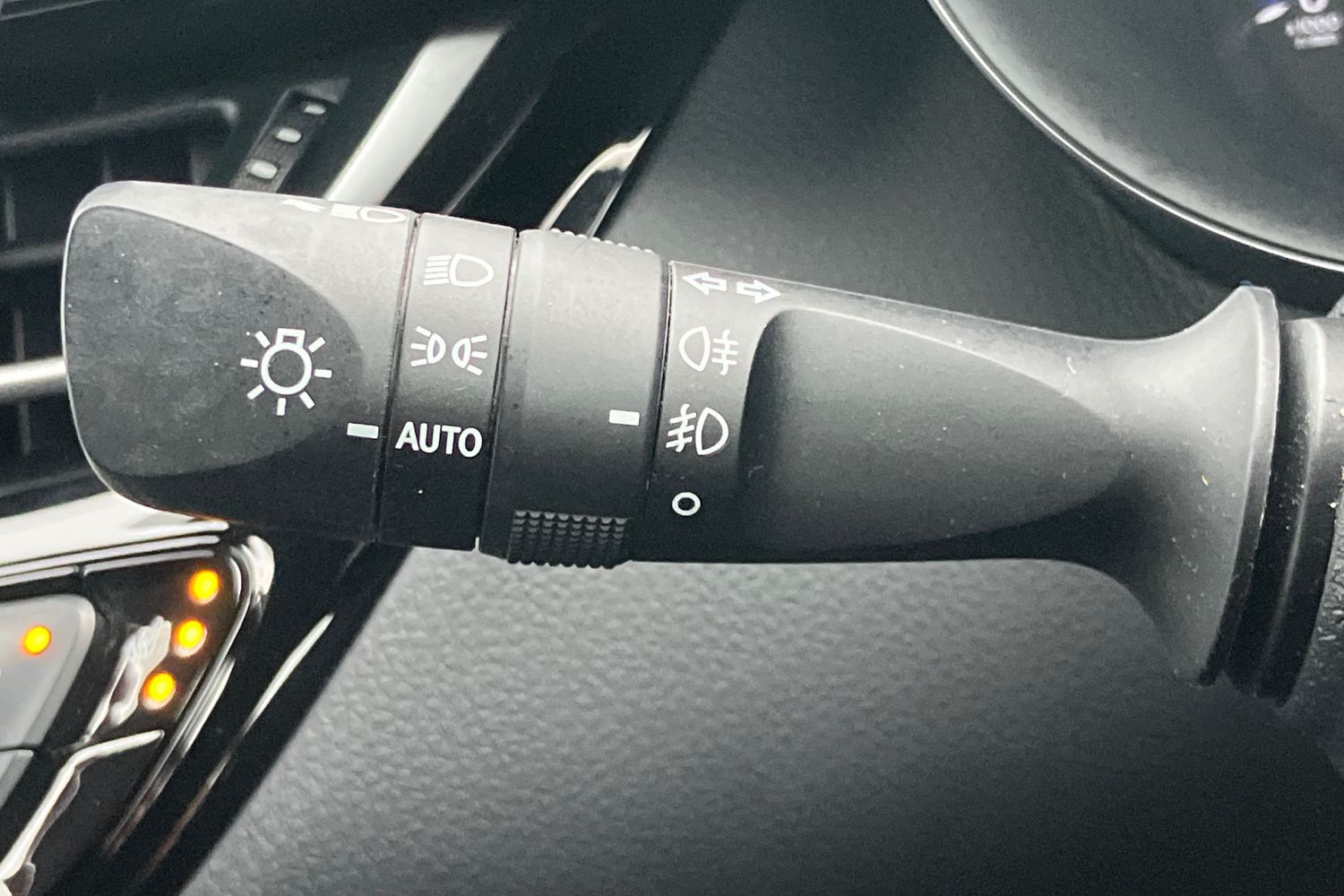 Used Toyota C-HR 2019 for sale - 76236787: Photo 16