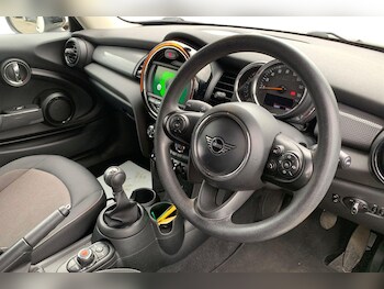 Used MINI Hatch 2019 for sale - 78251935: Photo