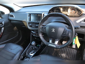 Used Peugeot 2008 2019 for sale - 77742095: Photo