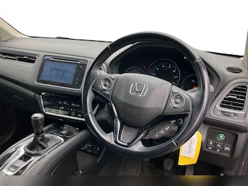 Used Honda HR-V 2018 for sale - 79032943: Photo