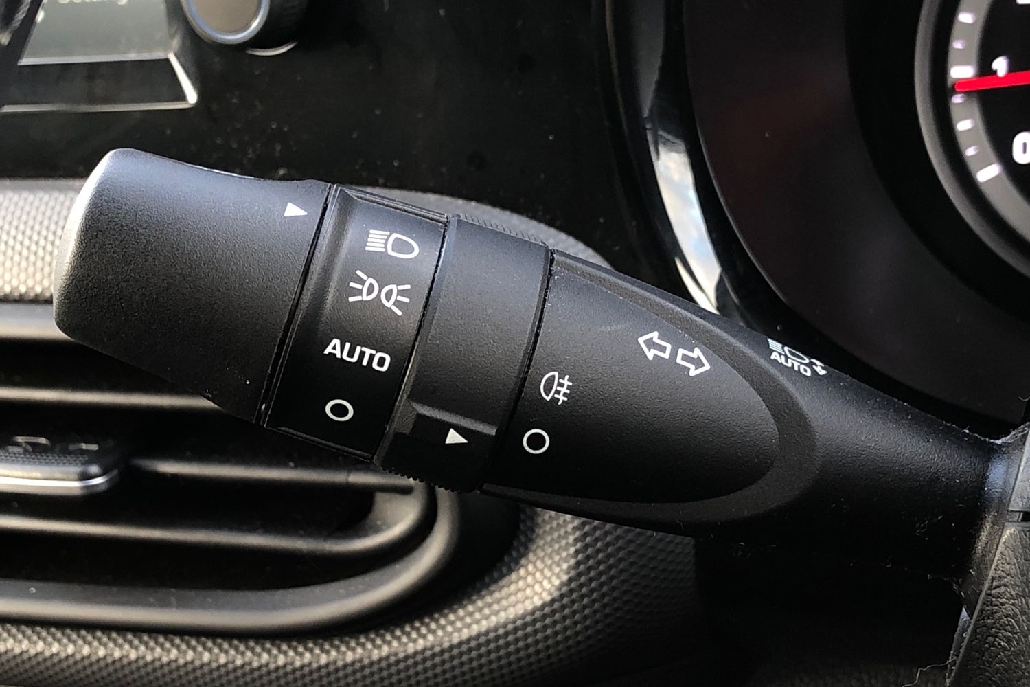 Used Hyundai i10 2023 for sale - 77515168: Photo 8