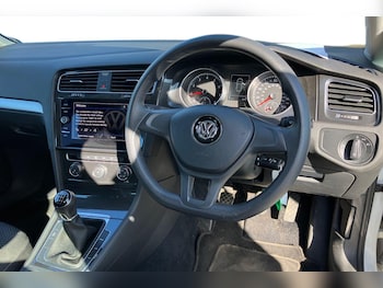 Used Volkswagen Golf 2018 for sale - 75748827: Photo