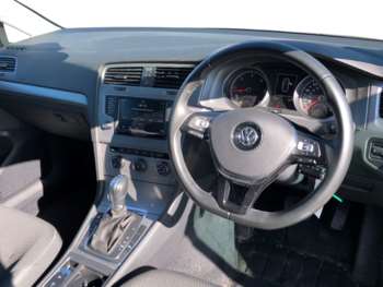 Used Volkswagen Golf 2017 for sale - 75129771: Photo