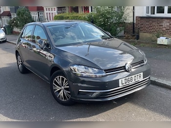Used Volkswagen Golf 2018 for sale - 75924857: Photo