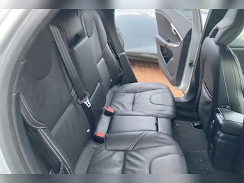 Used Volvo V40 2018 for sale - 77294476: Photo