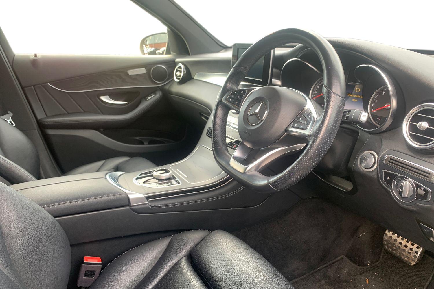 Used Mercedes-Benz GLC 2019 for sale - 76481023: Photo 3