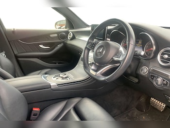 Used Mercedes-Benz GLC 2019 for sale - 76481023: Photo