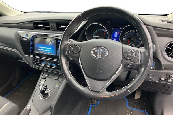 Used Toyota Auris 2017 for sale - 76267901: Photo 3