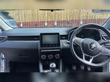 Used Renault Clio 2020 for sale - 78734640: Photo