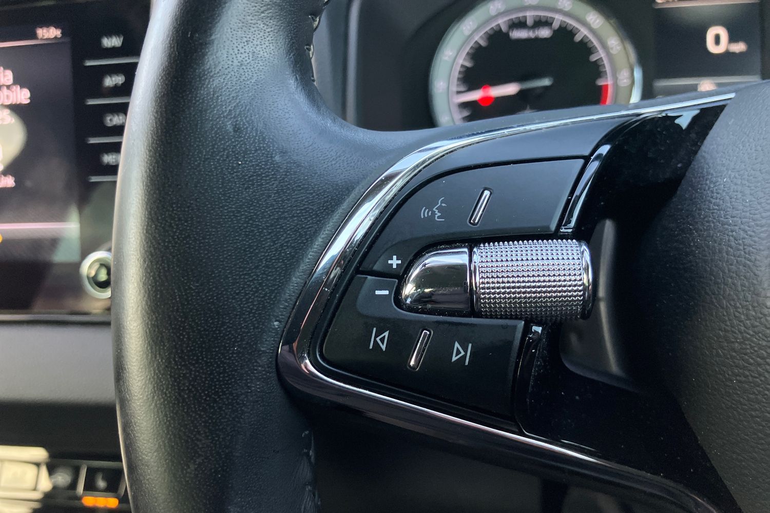 Used Skoda Karoq 2020 for sale - 76304856: Photo 12