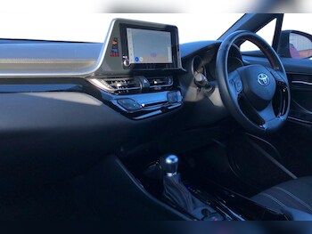 Used Toyota C-HR 2023 for sale - 77527601: Photo