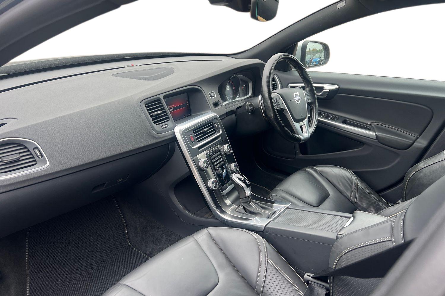 Used Volvo V60 2018 for sale - 77515083: Photo 4