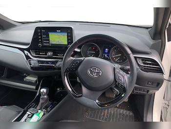 Used Toyota C-HR 2021 for sale - 76274798: Photo