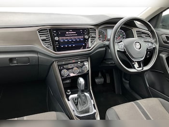 Used Volkswagen T-Roc 2019 for sale - 78502226: Photo