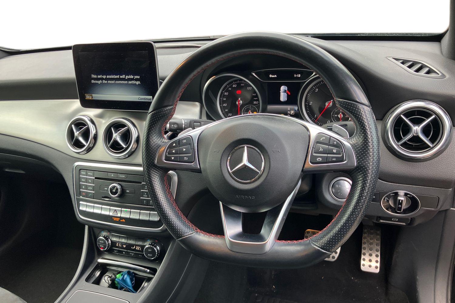 Used Mercedes-Benz GLA 2018 for sale - 76133665: Photo 3