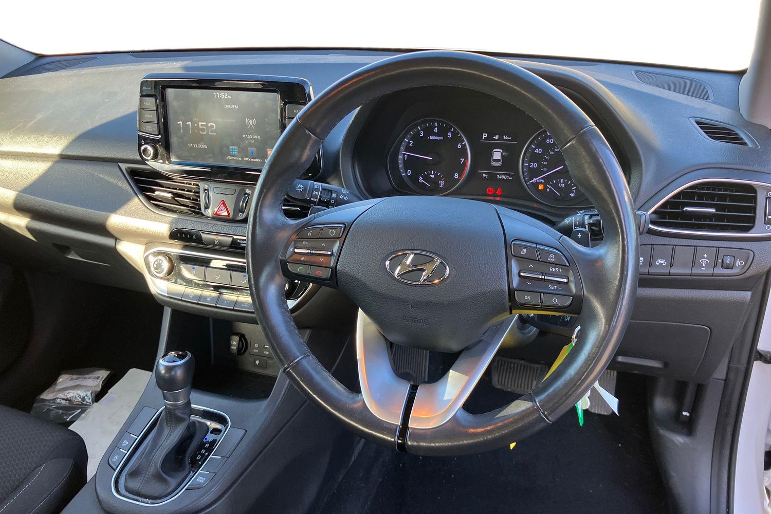 Used Hyundai i30 2017 for sale - 76588008: Photo 3