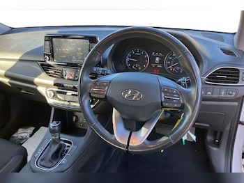 Used Hyundai i30 2017 for sale - 76588008: Photo
