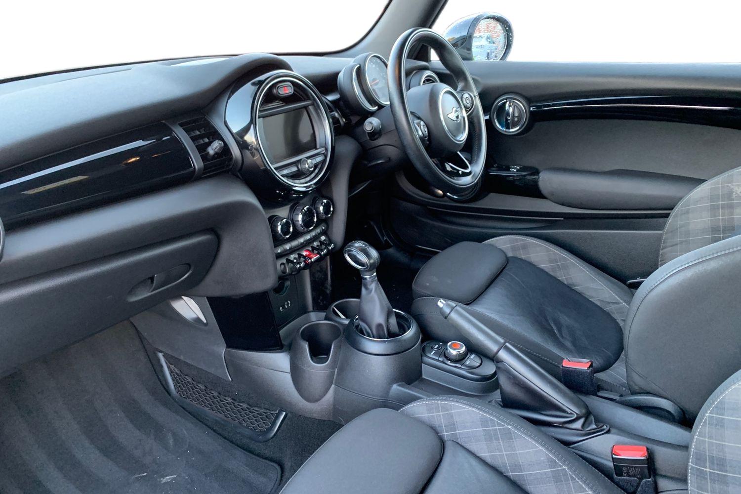 Used MINI Hatch 2017 for sale - 76857015: Photo 4