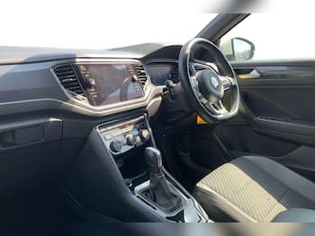 Used Volkswagen T-Roc 2021 for sale - 79507543: Photo