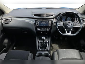 Used Nissan Qashqai 2017 for sale - 79041794: Photo