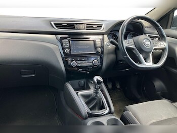 Used Nissan Qashqai 2017 for sale - 79041794: Photo