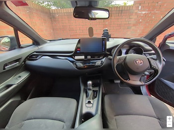 Used Toyota C-HR 2019 for sale - 75804466: Photo