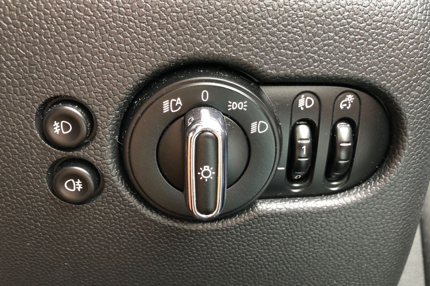 Used MINI Convertible 2018 for sale - 75938137: Photo 12