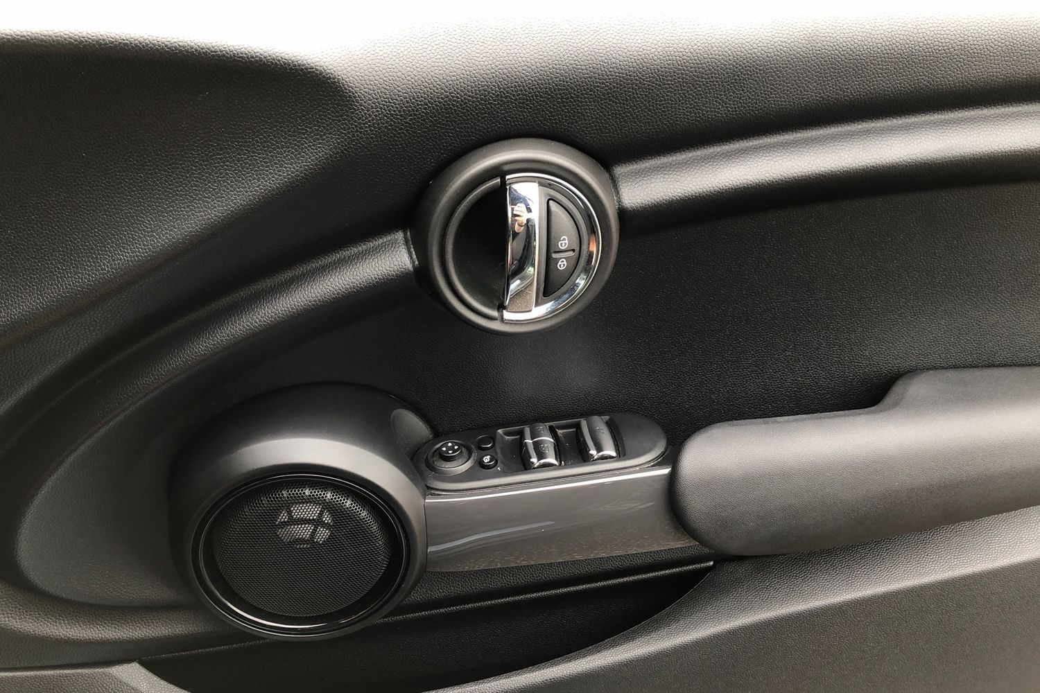 Used MINI Convertible 2018 for sale - 75938137: Photo 13