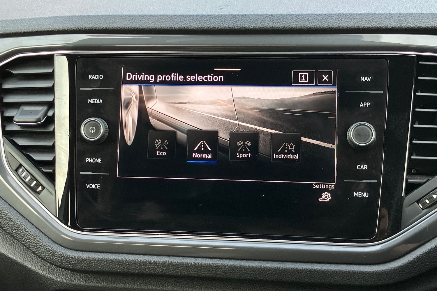 Used Volkswagen T-Roc 2022 for sale - 77514933: Photo 12