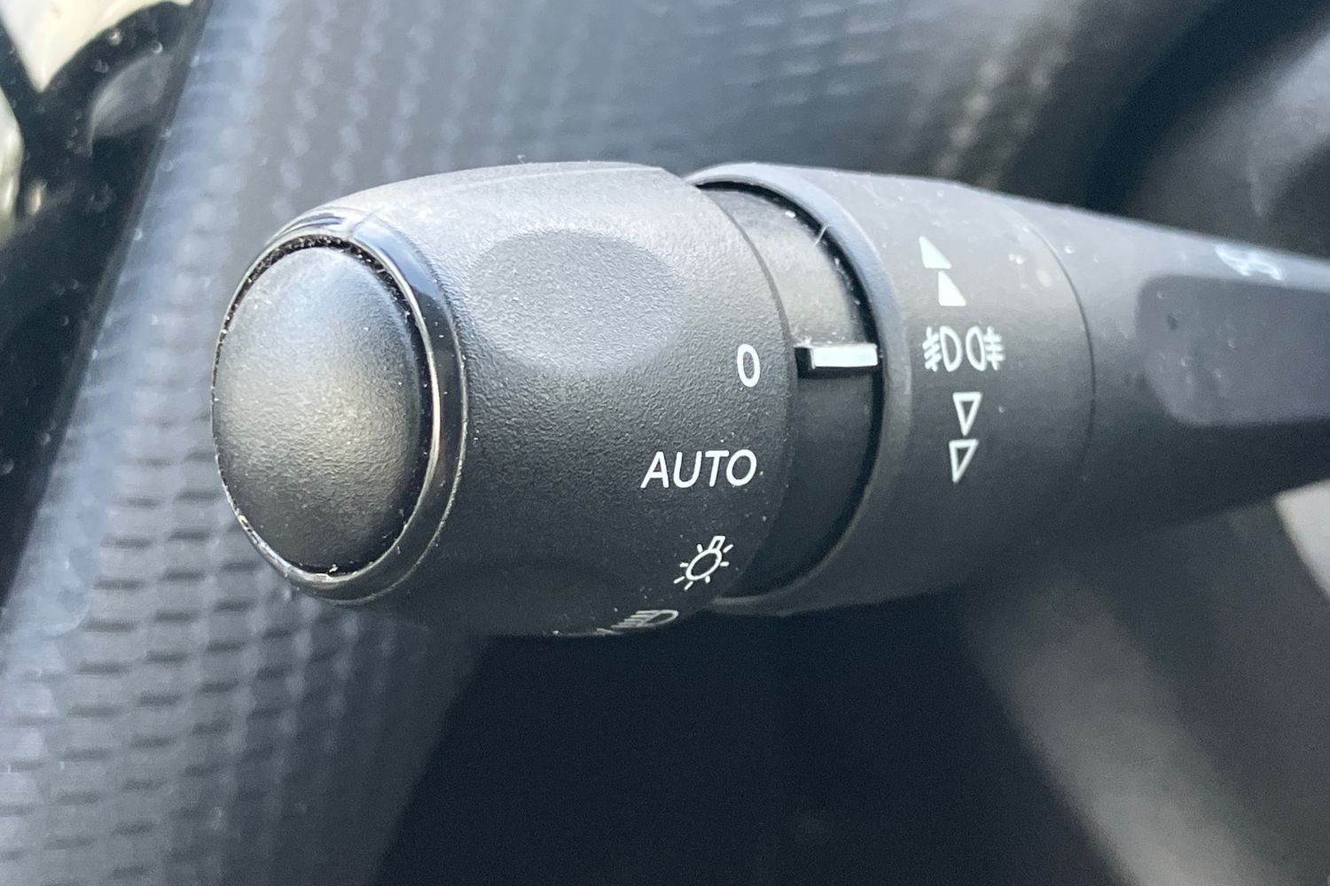 Used Peugeot 2008 2017 for sale - 75754049: Photo 14