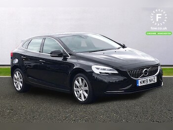 Used Volvo V40 2019 for sale - 78927200: Photo