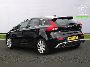 Used Volvo V40 2019 for sale - 78927200: Photo