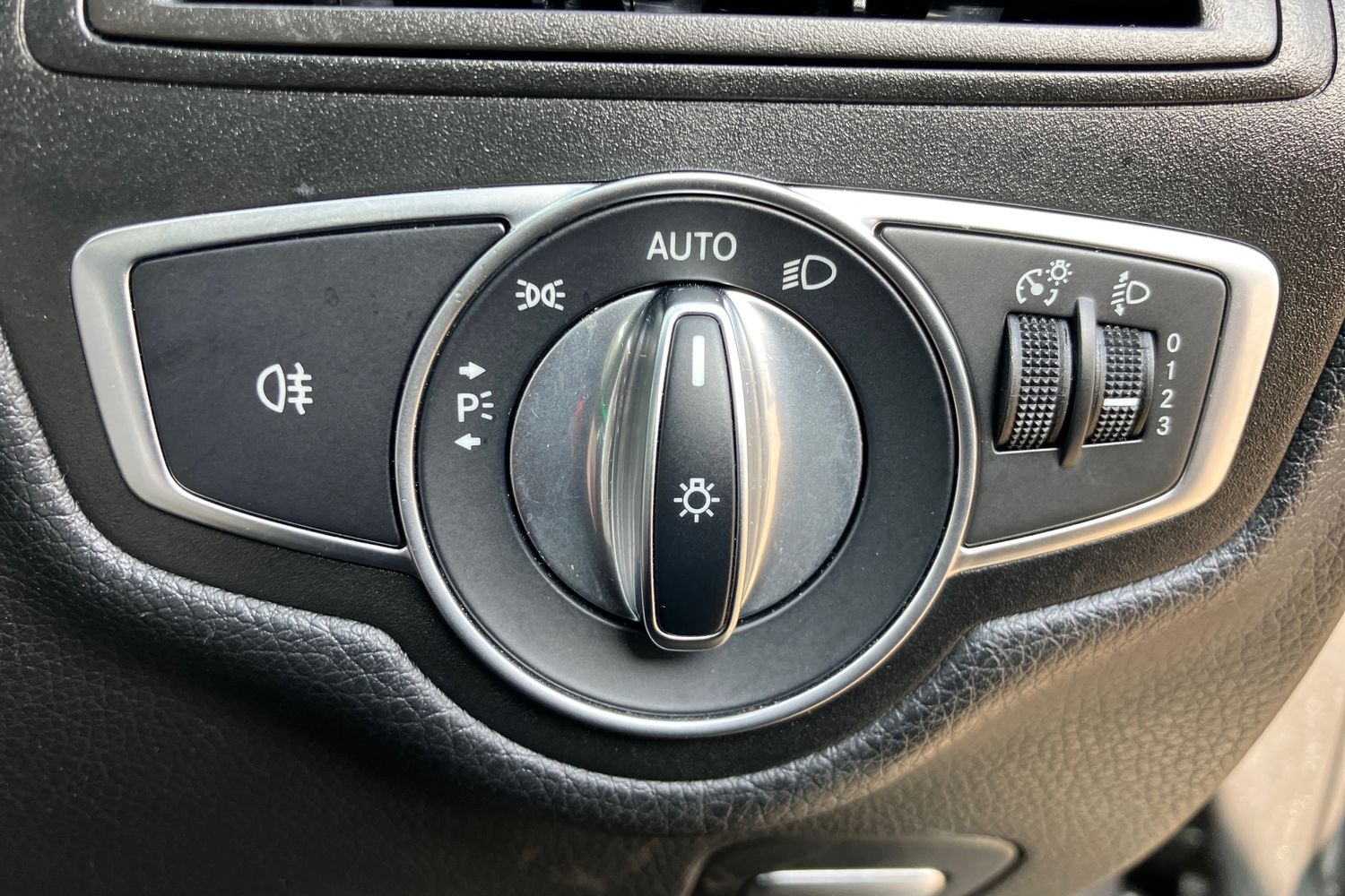 Used Mercedes-Benz C Class 2017 for sale - 77383013: Photo 23