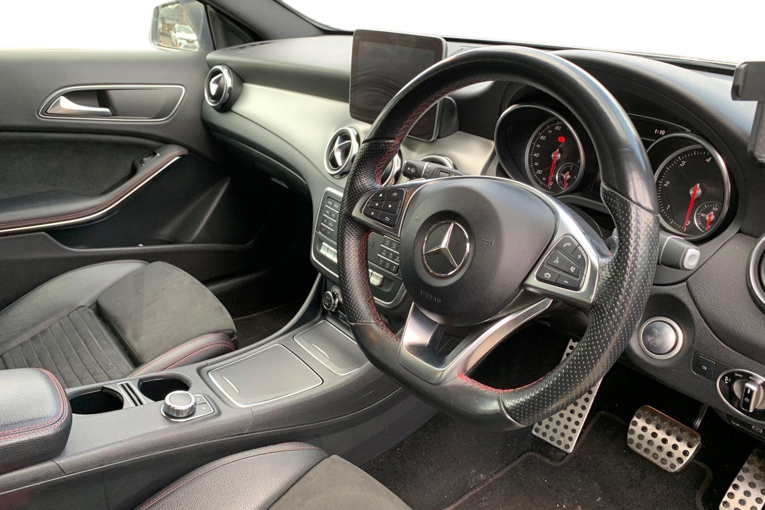 Used Mercedes-Benz GLA 2017 for sale - 77758388: Photo 3