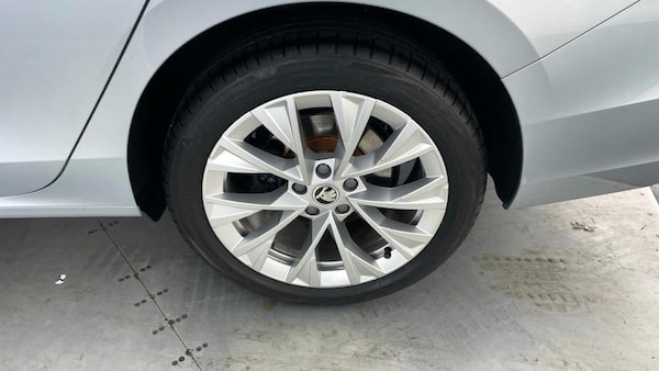 Used Skoda Superb 2024 for sale - 75575151: Photo 32