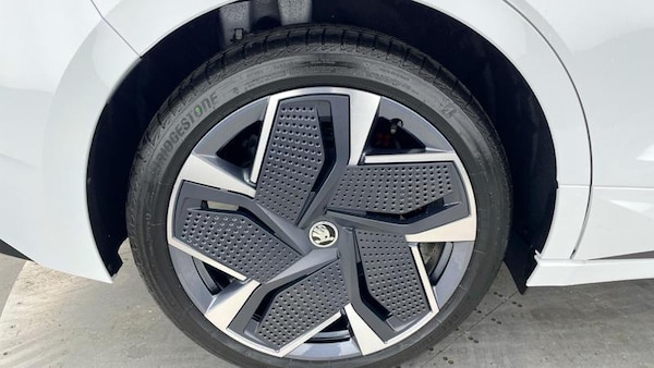 Used Skoda Enyaq 2024 for sale - 72368854: Photo 24