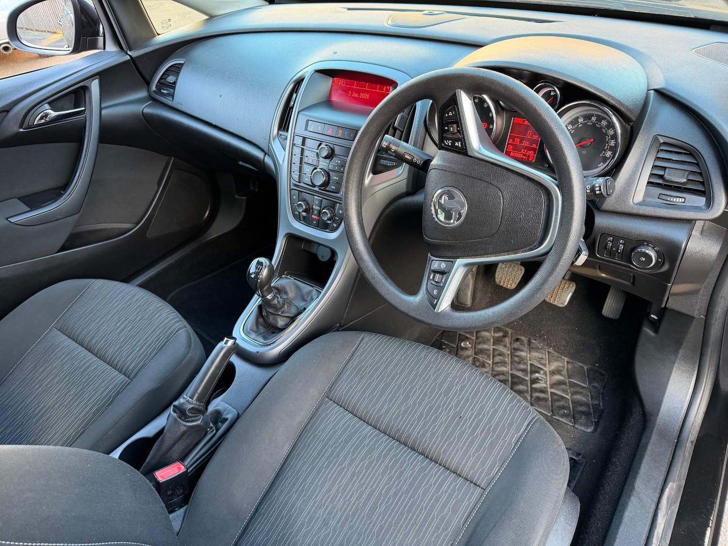 Used Vauxhall Astra 2015 for sale - 77096825: Photo 14