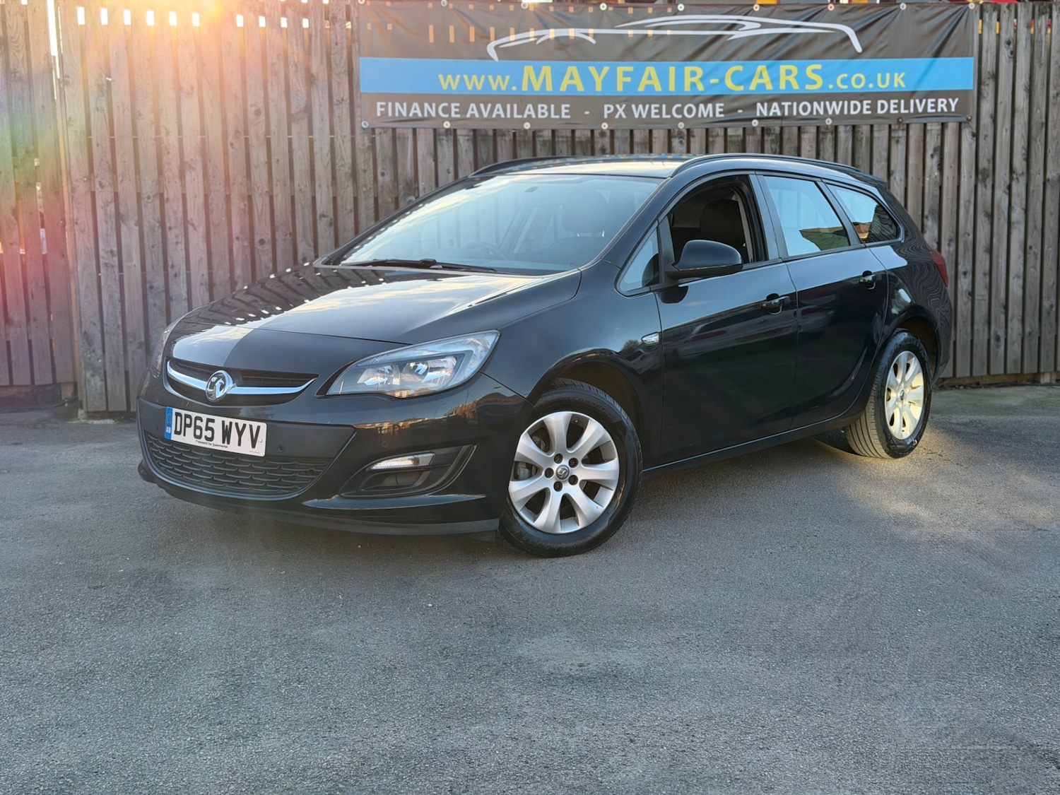 Used Vauxhall Astra 2015 for sale - 77096825: Photo 2