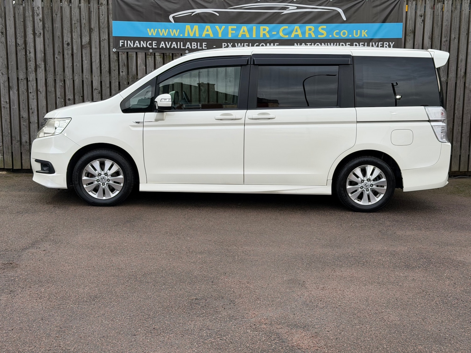 Used Honda Stepwagon 2011 for sale - 77201503: Photo 14