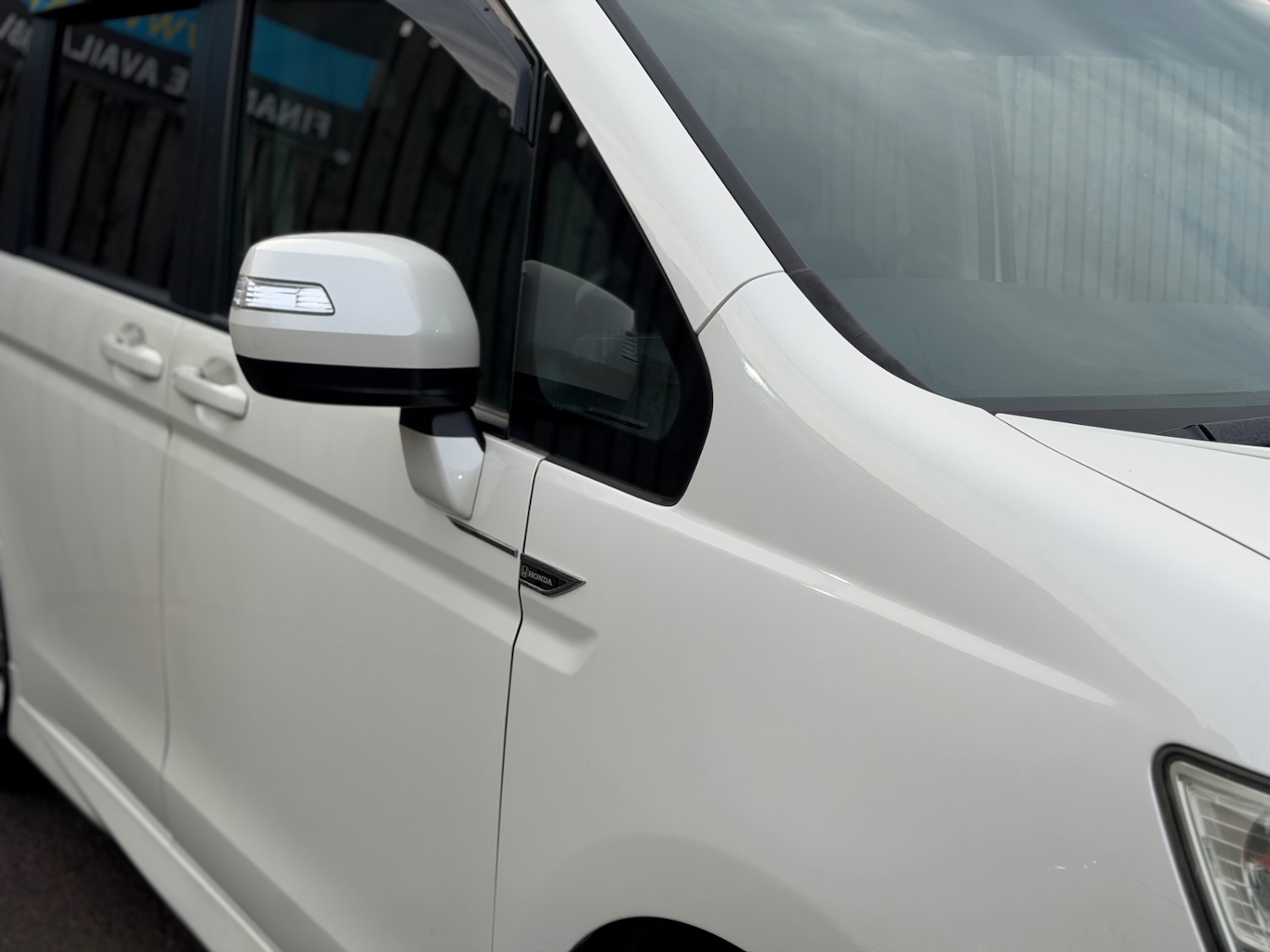 Used Honda Stepwagon 2011 for sale - 77201503: Photo 5