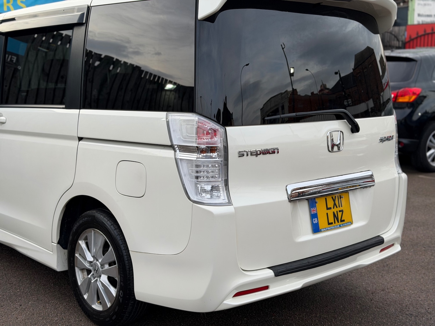 Used Honda Stepwagon 2011 for sale - 77201503: Photo 8