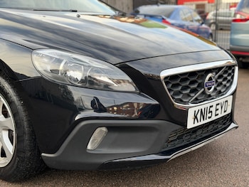 Used Volvo V40 2015 for sale - 76849573: Photo