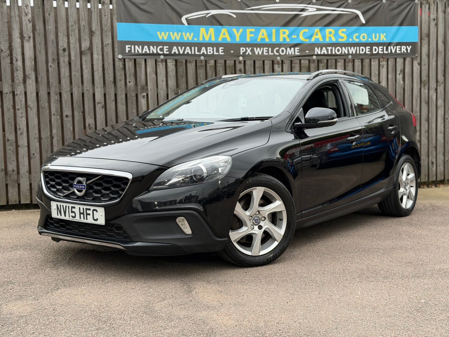 Used Volvo V40 2015 for sale - 76277442: Photo 1
