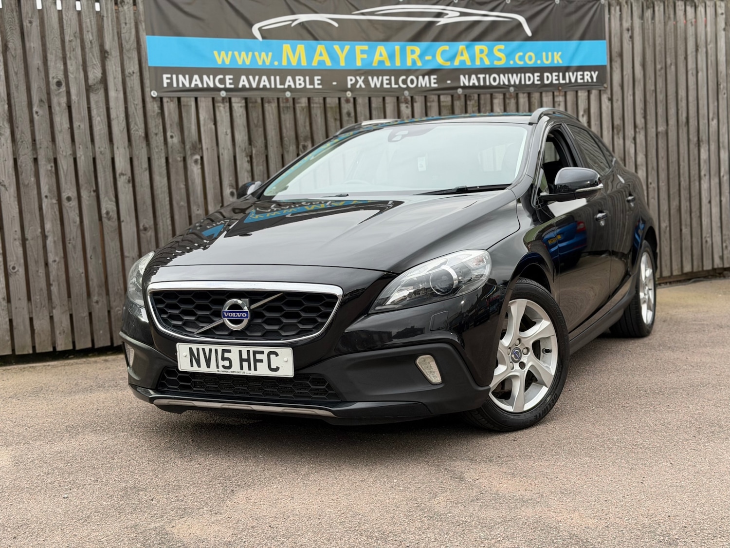 Used Volvo V40 2015 for sale - 76277442: Photo 2