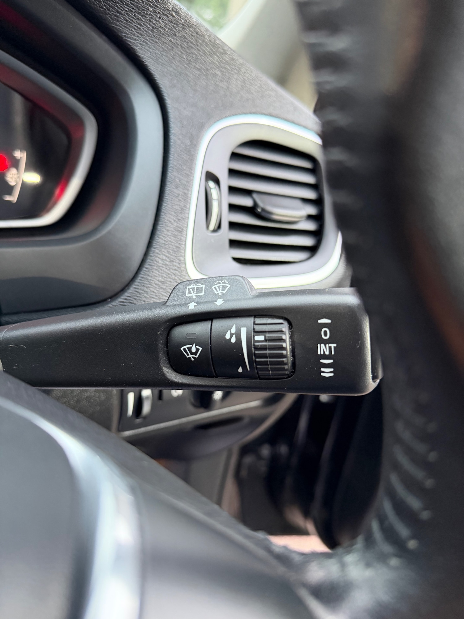 Used Volvo V40 2015 for sale - 76277442: Photo 21