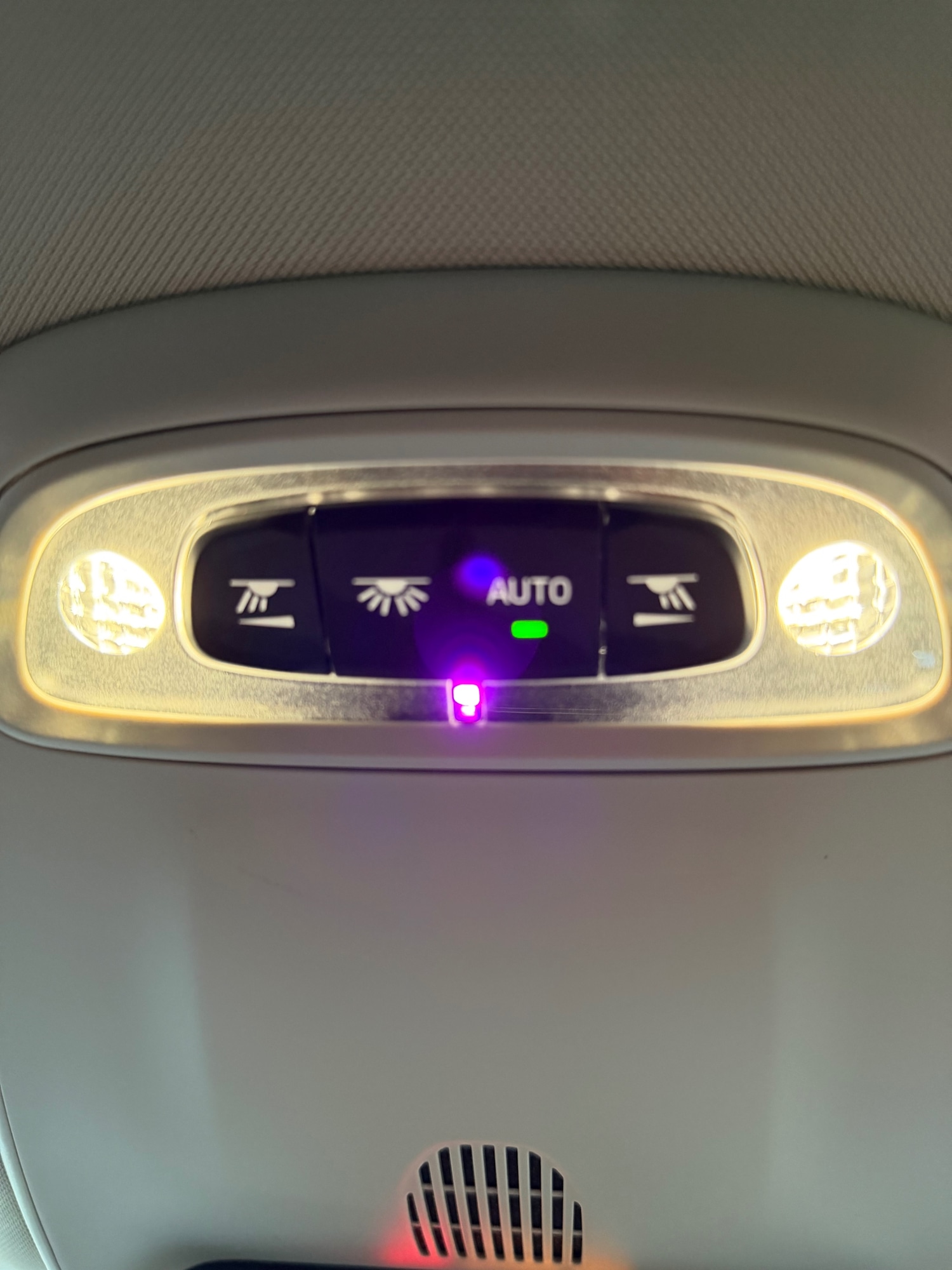 Used Volvo V40 2015 for sale - 76277442: Photo 26