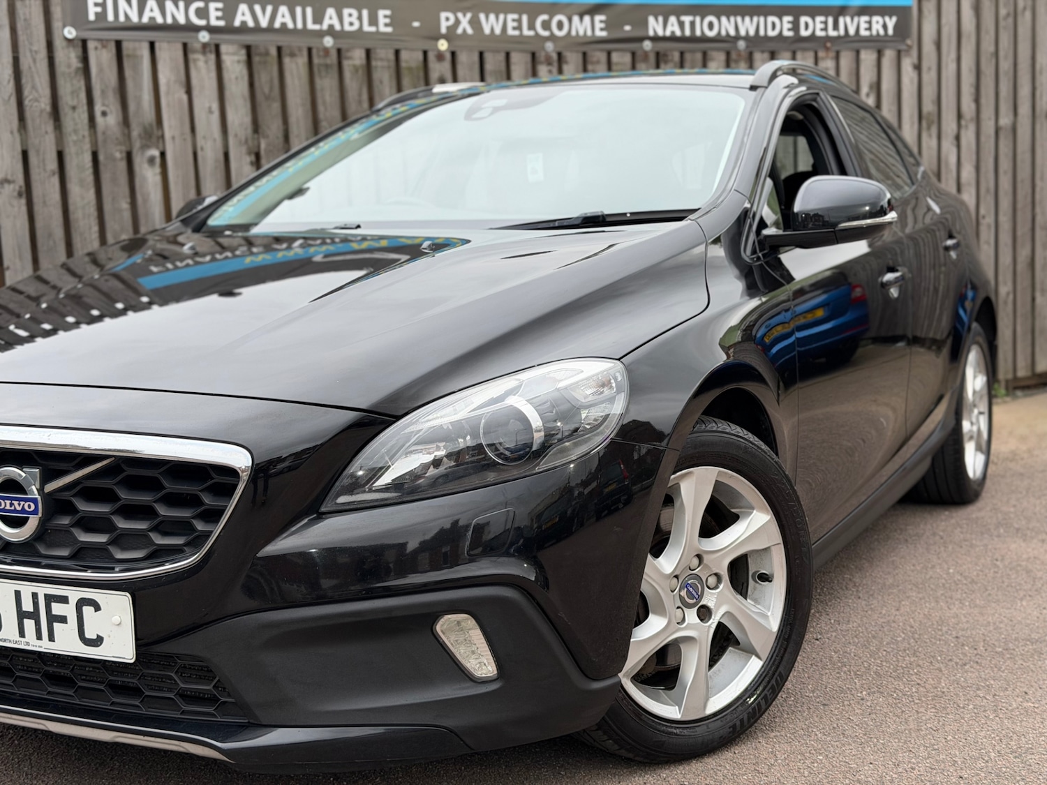 Used Volvo V40 2015 for sale - 76277442: Photo 3