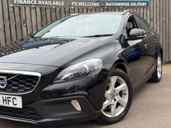 Used Volvo V40 2015 for sale - 76277442: Photo