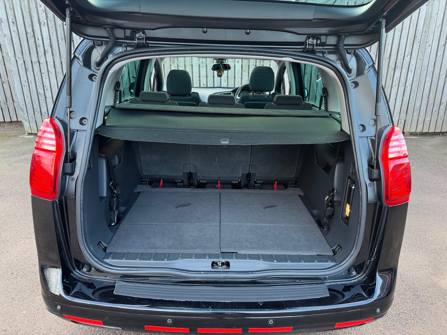 Used Peugeot 5008 2013 for sale - 76864280: Photo 28