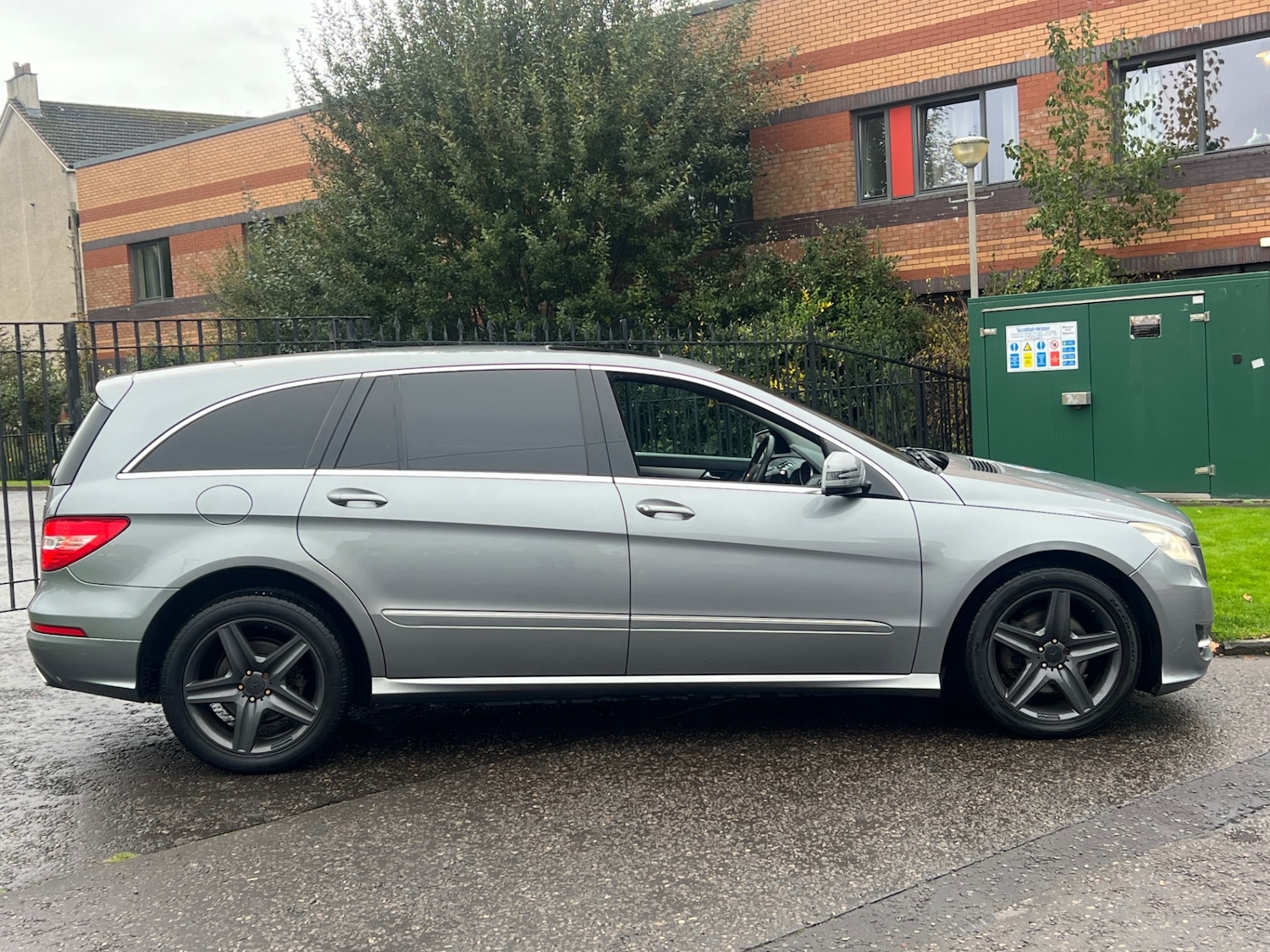 Used Mercedes-Benz R Class 2010 for sale - 76373225: Photo 10